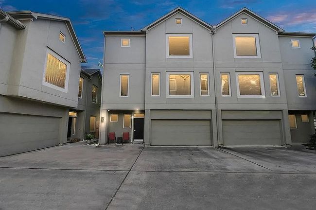 Photo of 4422 Center St