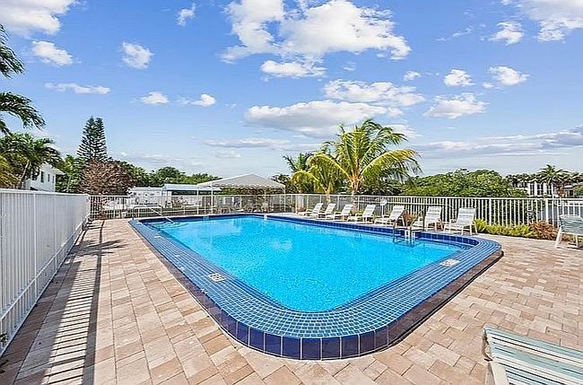 Photo of 4201 S Ocean Blvd Apt K3