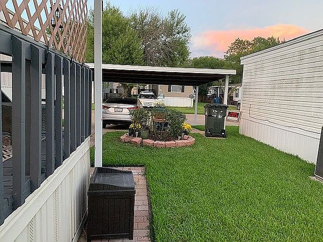 Photo of 272 W Lawson Rd Trailer 56, Dallas, TX