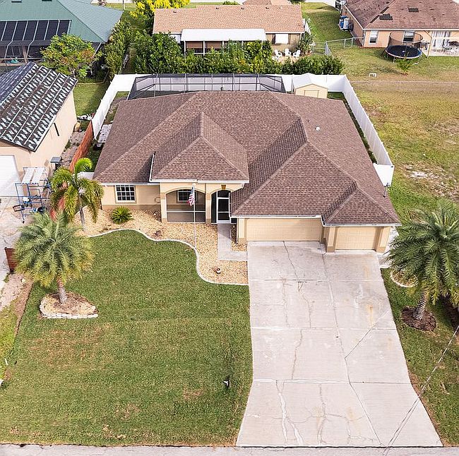Preview of property located at 2207 Ne 27th Ter