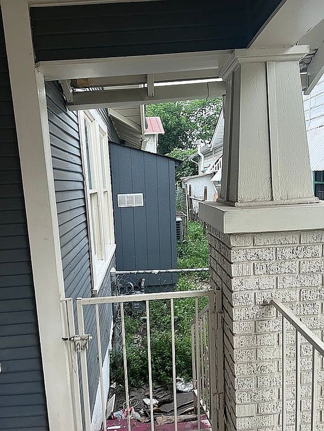 Preview of property located at 2623 W Houston St