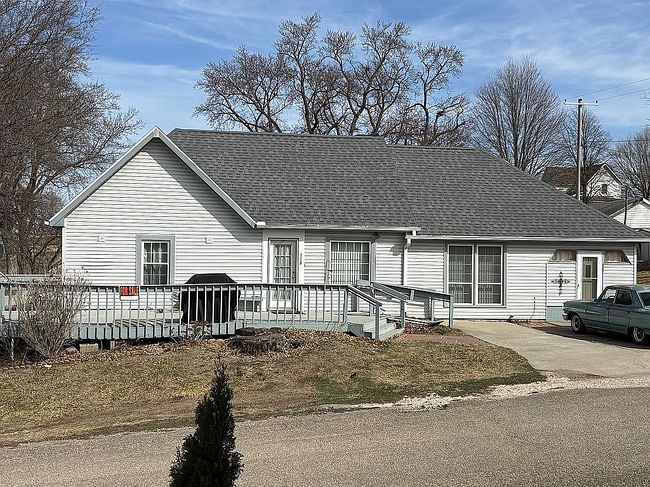 Image of 108 W 4th St