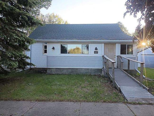 Image of 107 Adrian St S