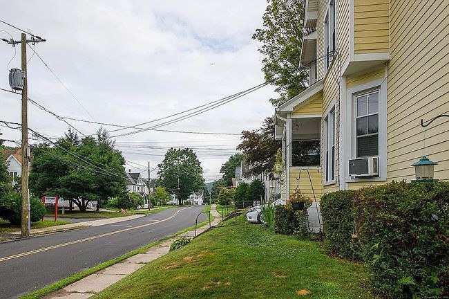 Photo of 134 Queen St, Bristol, CT