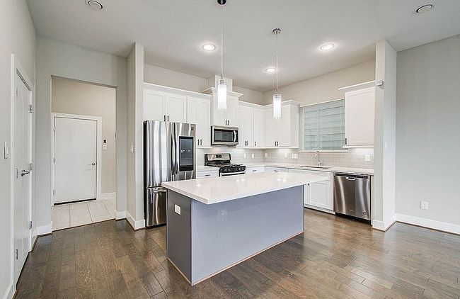 Preview of property located at 5522 Rosslyn Rd