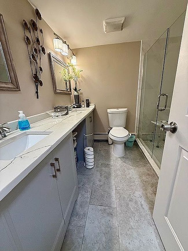 Photo of 995 N Cass Lake Rd Apt 123, Waterford, MI