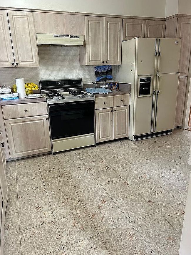 Photo of 723 Bolton Rd, Far Rockaway, NY