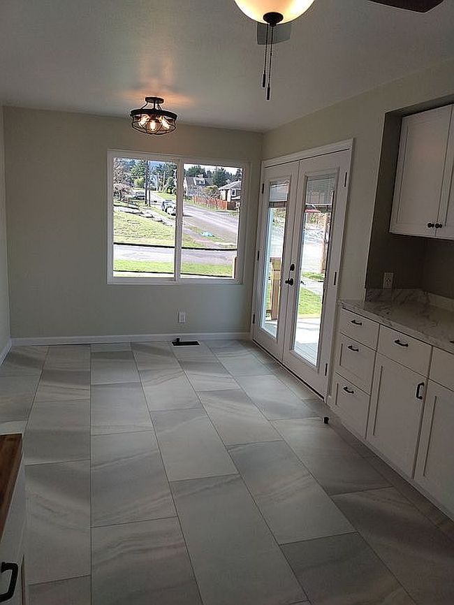 Photo of 703 E 10th St, Port Angeles, WA