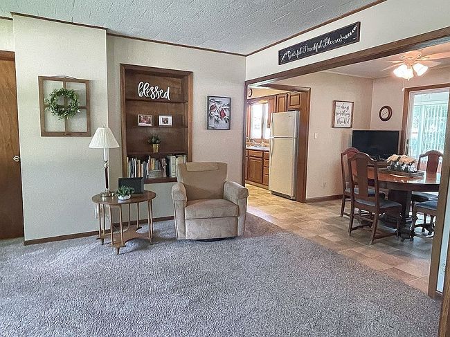 Photo of 490 W 11th St, Garner, IA