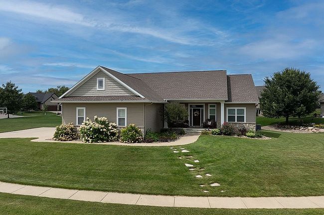 Photo of 3467 Barnsley Cir, Marion, IA