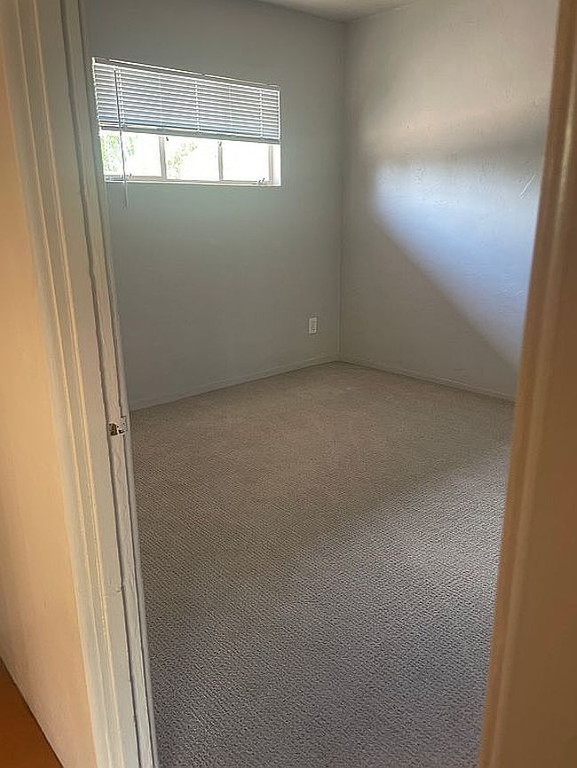 Image of 717 W Howe St
