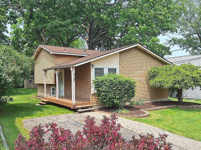 Photo of 4130 Elmhurst Rd, Waterford, MI
