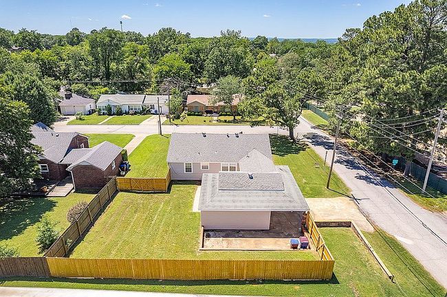 Image of 2001 Wolfe Ln