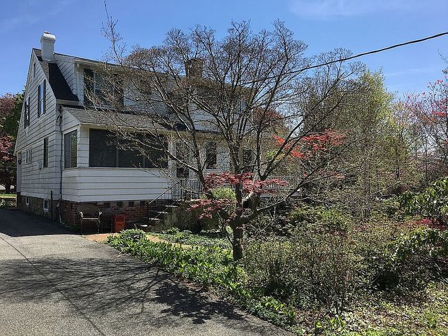 Image of 210 S Pennell Rd