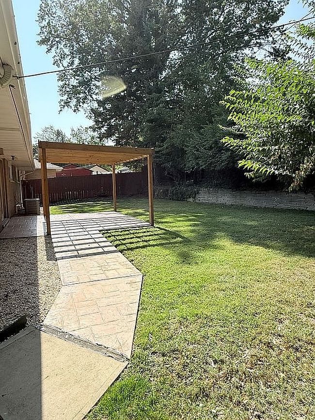 Additional photo 3 of property located at 4134 Ridgeview Rd