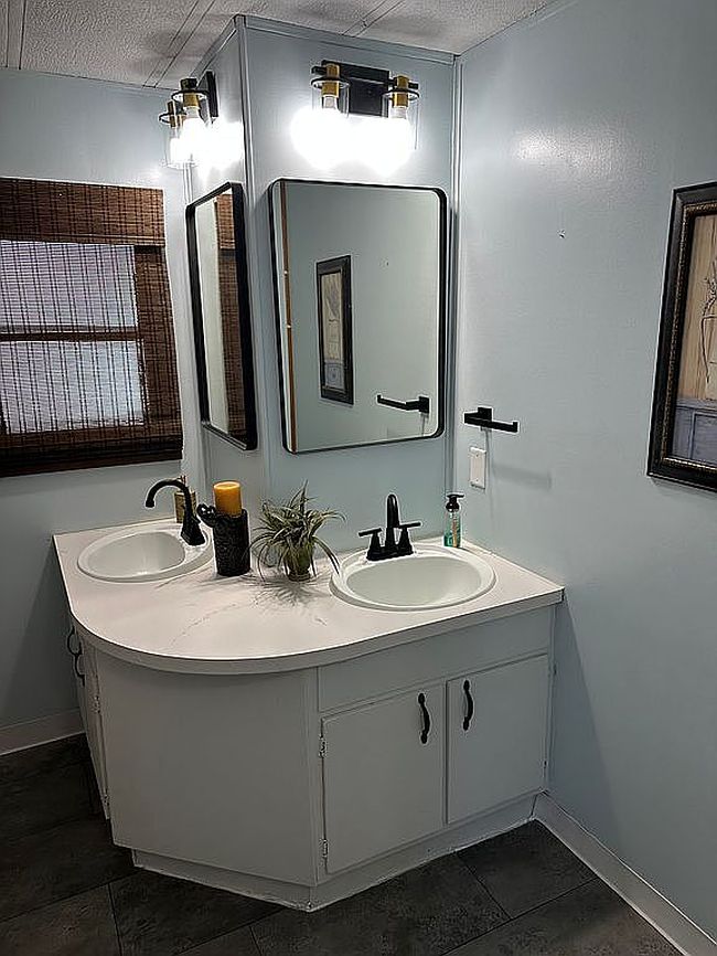 Image of 333 Se 46th St