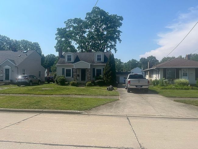 Photo of 23481 Clifford Dr, North Olmsted, OH