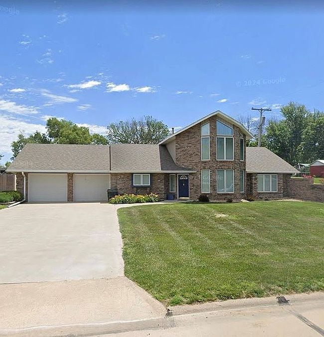 Photo of 220 N 11th St, Hebron, NE