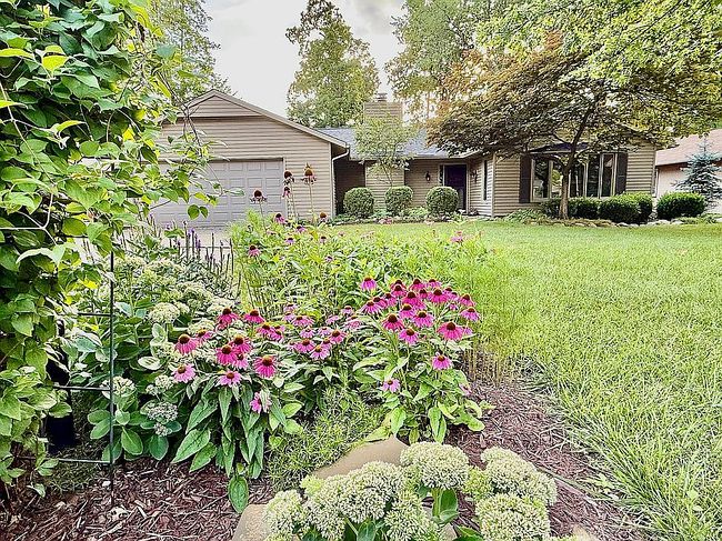 Photo of 8746 Barton Dr, Strongsville, OH