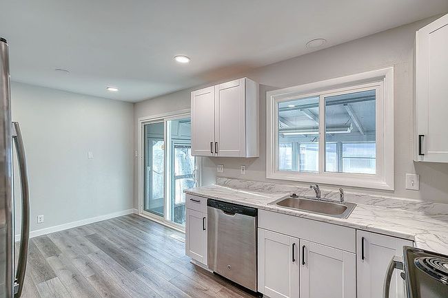 Additional photo 1 of property located at 2522 Meade Cir