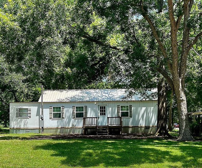Photo of 410 N Heights Blvd, Omaha, TX