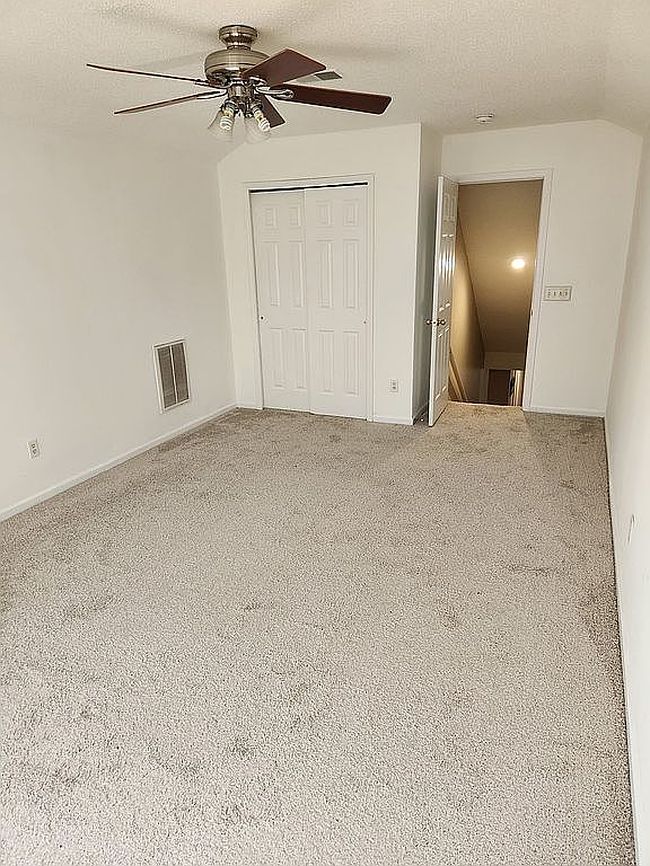 Image of 216 Elders Pond Dr