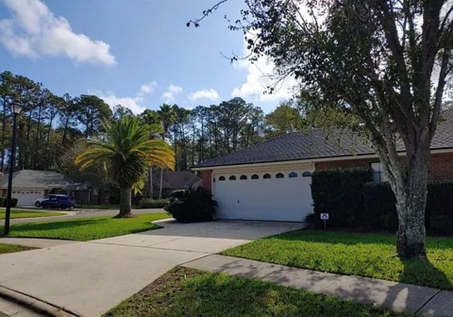 Image of 13056 Clearbrook Ct