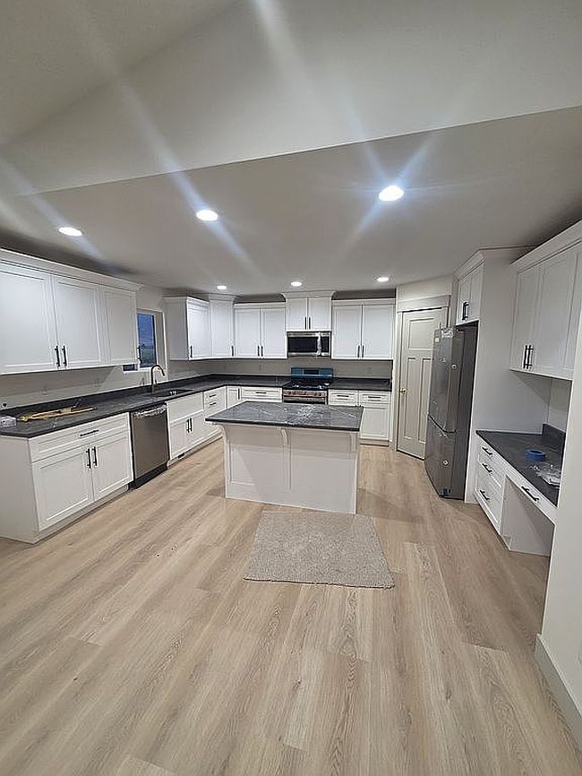 Photo of 252 N 460 E