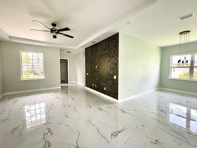 Image of 20 Pine Hill Ln