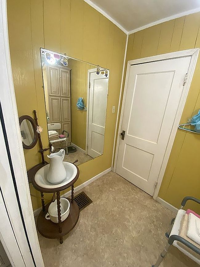 Image of 1608 Chicago Ave