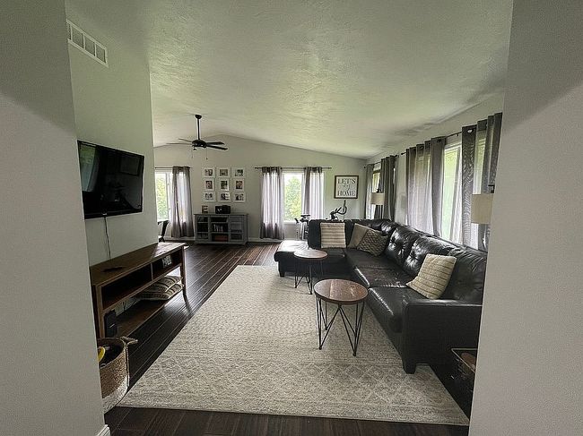 Photo of 6 Greenbriar Ln, Chester, IL