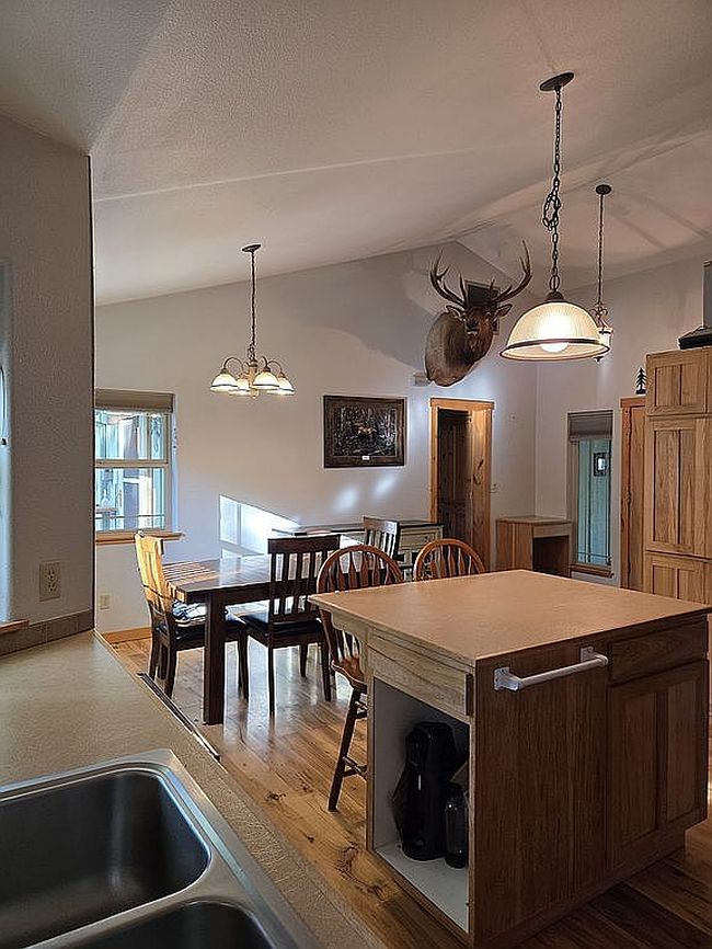 Photo of 2022 Lasso Ct, La Pine, OR