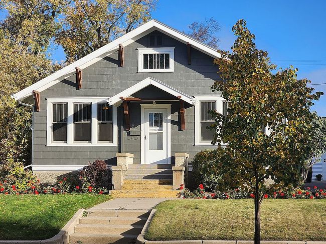 Photo of 815 5th St Ne