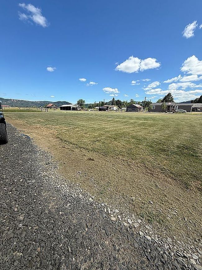 Additional photo 1 of property located at 2355 Dairy Loop Rd