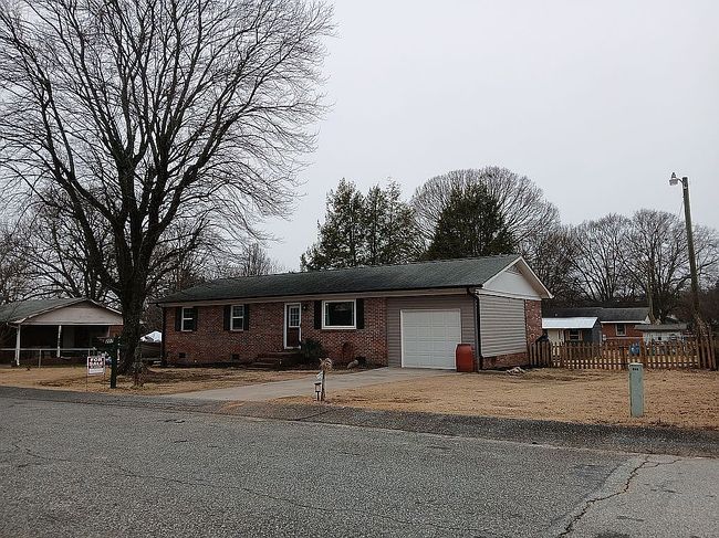 Image of 207 Irving St
