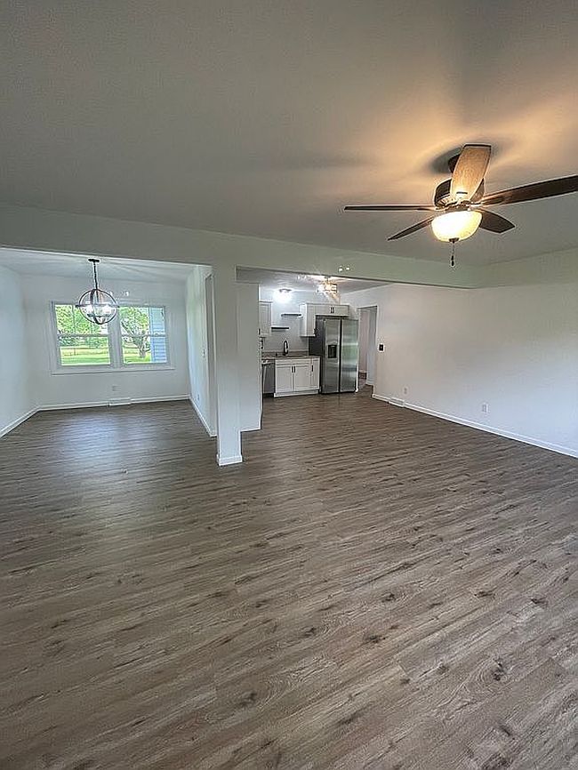 Photo of 927 Gaynelle Ave, Streetsboro, OH