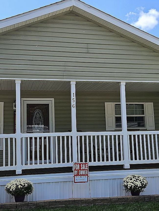 Photo of 156 Spruce Dr