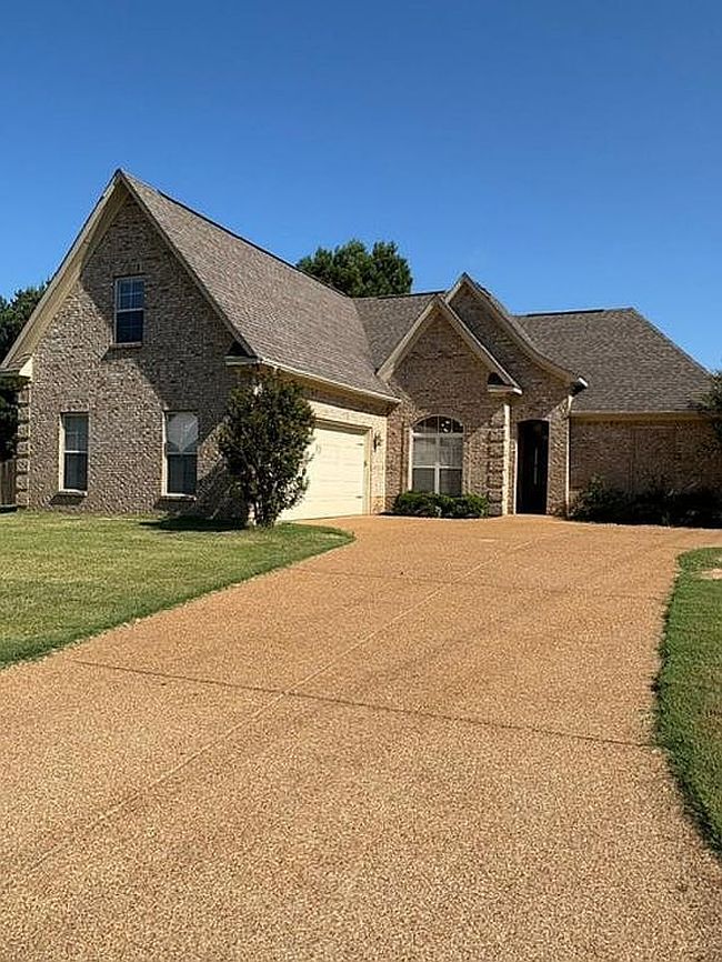 Photo of 1229 Westbrook Dr, Oxford, MS