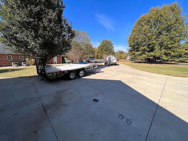 Image of 440 Lake Pointe Ln