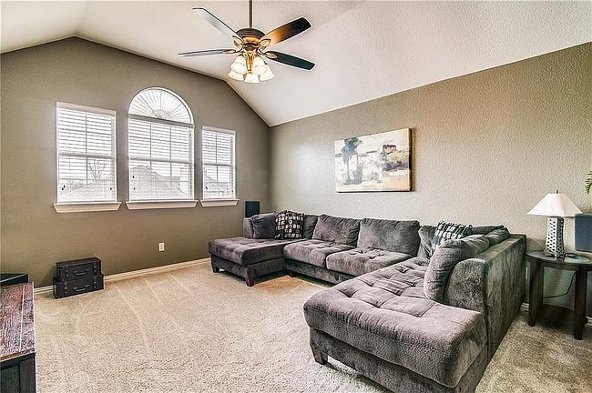 Additional photo 3 of property located at 3101 Fair Oak Dr