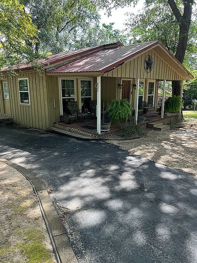 Photo of 921 Angies Xing, Tool, TX
