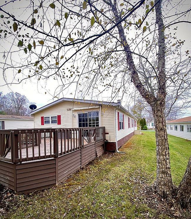 Photo of 142 Oaktree Ln, Hiram, OH