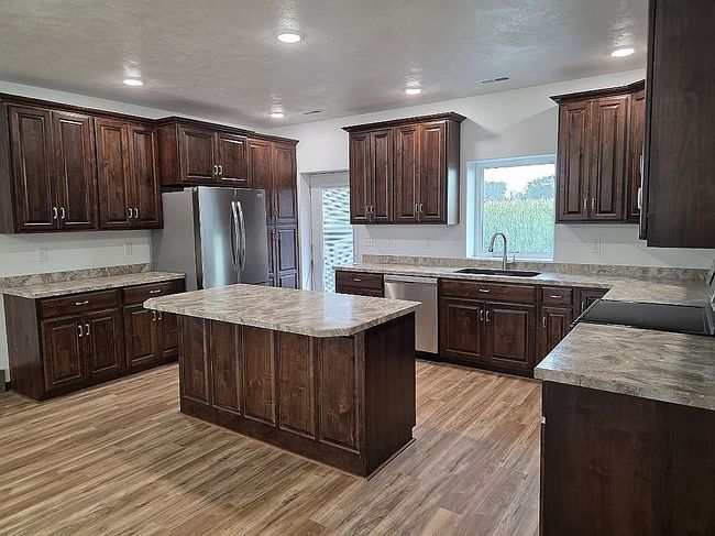 Photo of 963 Thomas Dr, Centerville, SD
