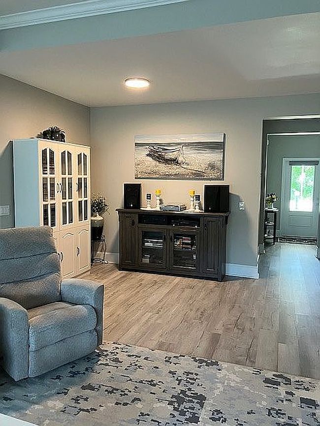 Image of 404 Burnham Ave