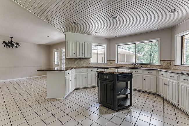 Photo of 1705 Glenbrook St, Corsicana, TX