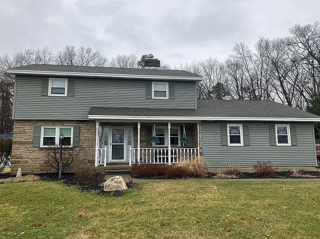 Photo of 40 Sue Ln, Hudson Falls, NY