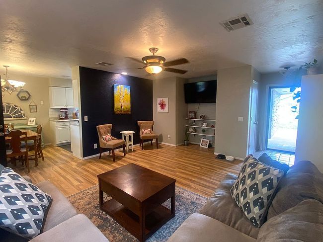 Additional photo 1 of property located at 1706 N Grandview St