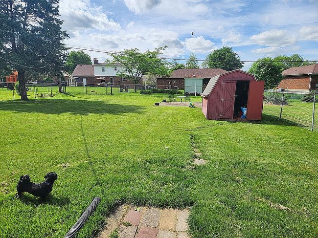 Image of 2720 Hillview Dr