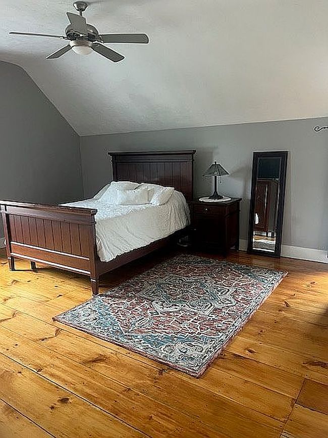 Photo of 42 Hartford Ave W, Uxbridge, MA