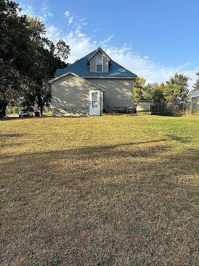 Image of 335 E Short St